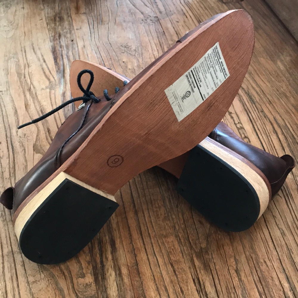 Chic leather lace up shoe. - Picture 4 of 4